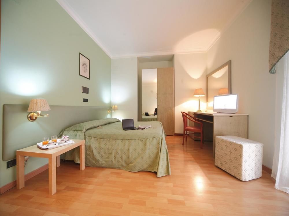 Hotel La Pace Napoli Værelse billede